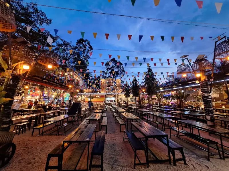 Night Market Cafe Vintage - Image 3