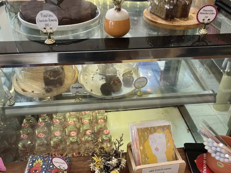 Sticky Island Cafe - Image 5