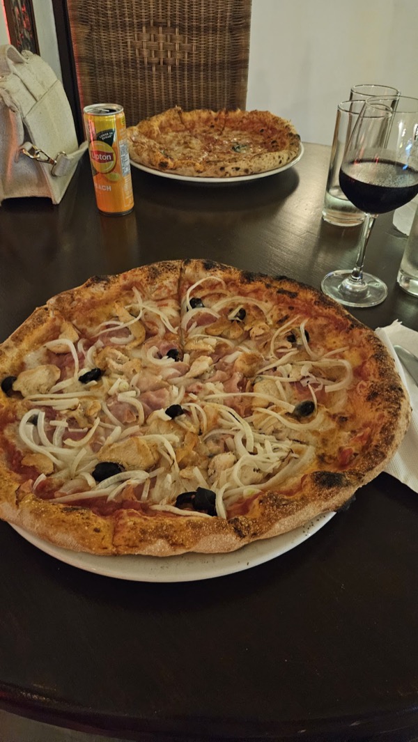 Fabio's Restaurant - Image 7
