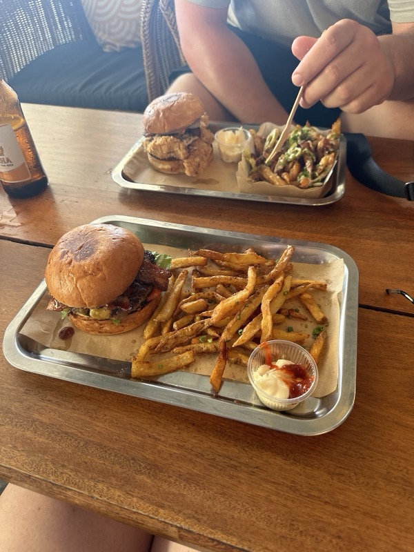 Le Burger Shack Thong Sala - Artisan Burgers - Image 3