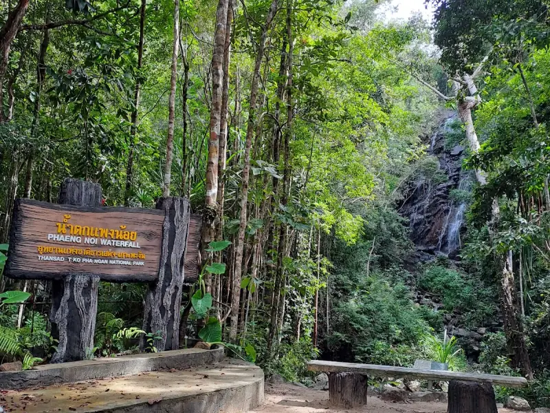 Phaeng Noi Waterfall